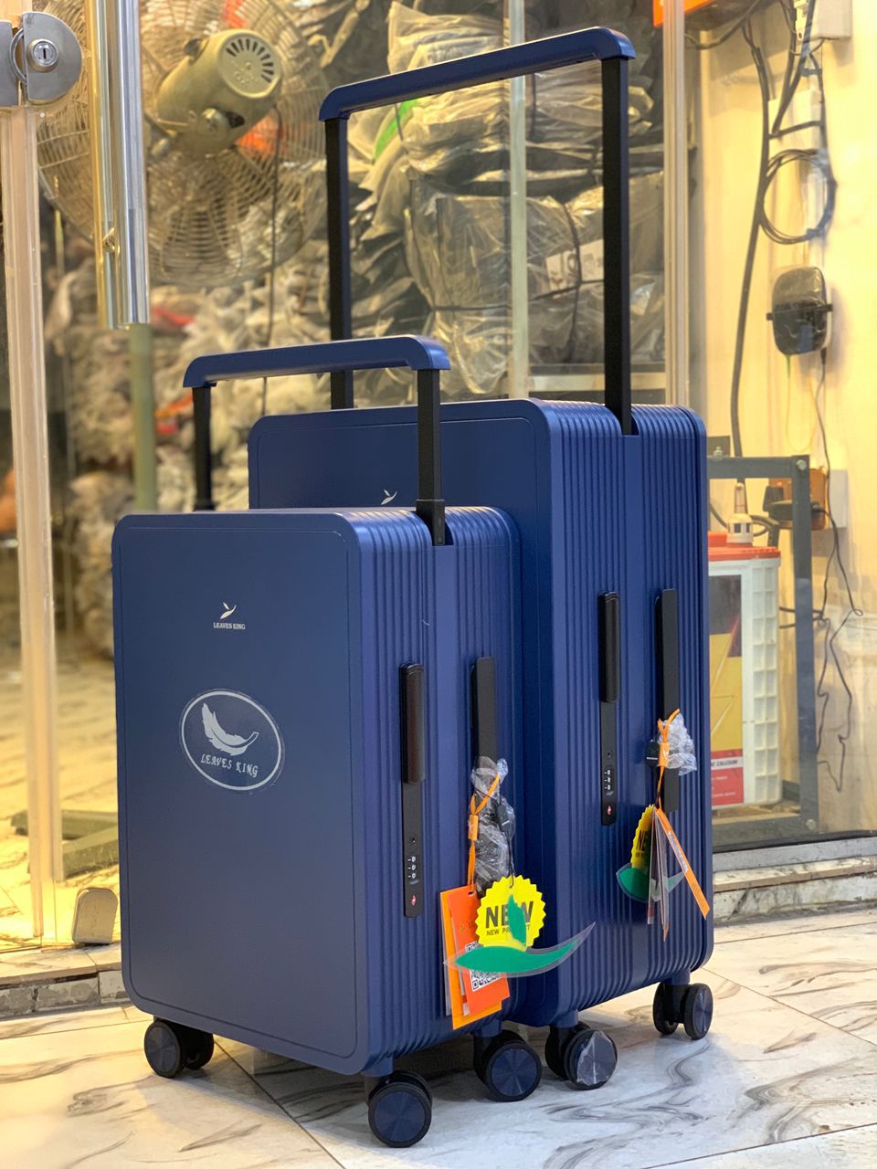 Leaves King Lxury Luggage